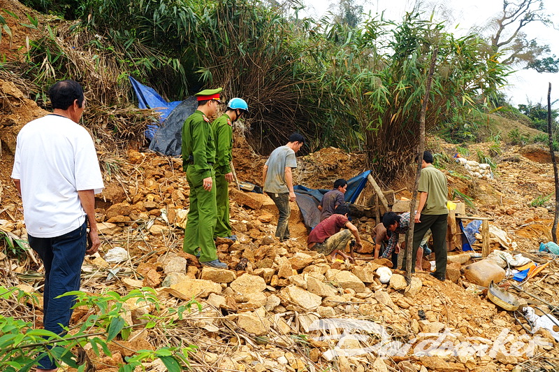 Khai thác vàng trái phép - Kỳ 1: Nan giải điểm nóng Bồng Miêu